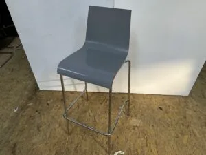 Wooden Frovi bar stool in Grey