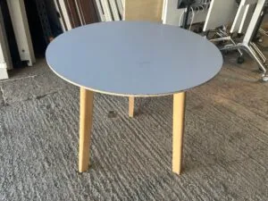Hay white/oak circular table