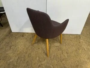 Arm chair with wood legs