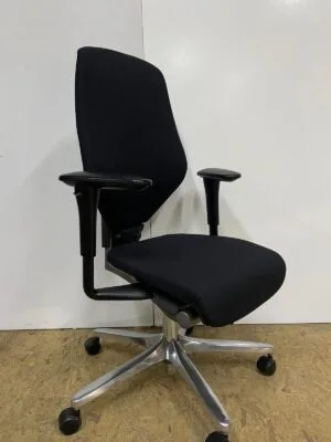 Giroflex G64 task chair