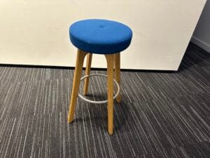 Connection bar stool